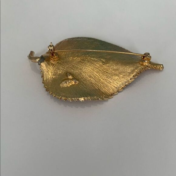 Gold Coloured Leaf Brooch -large - Picture 5 of 9